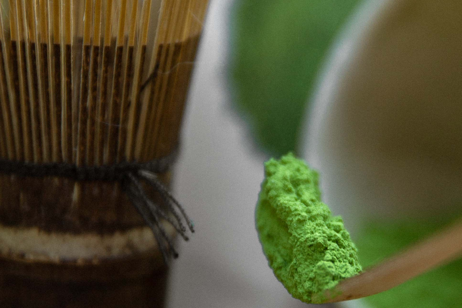 Kas yra Matcha Arbata? Istorija, Gamybos Procesas ir Gėrimo Tradicijos.